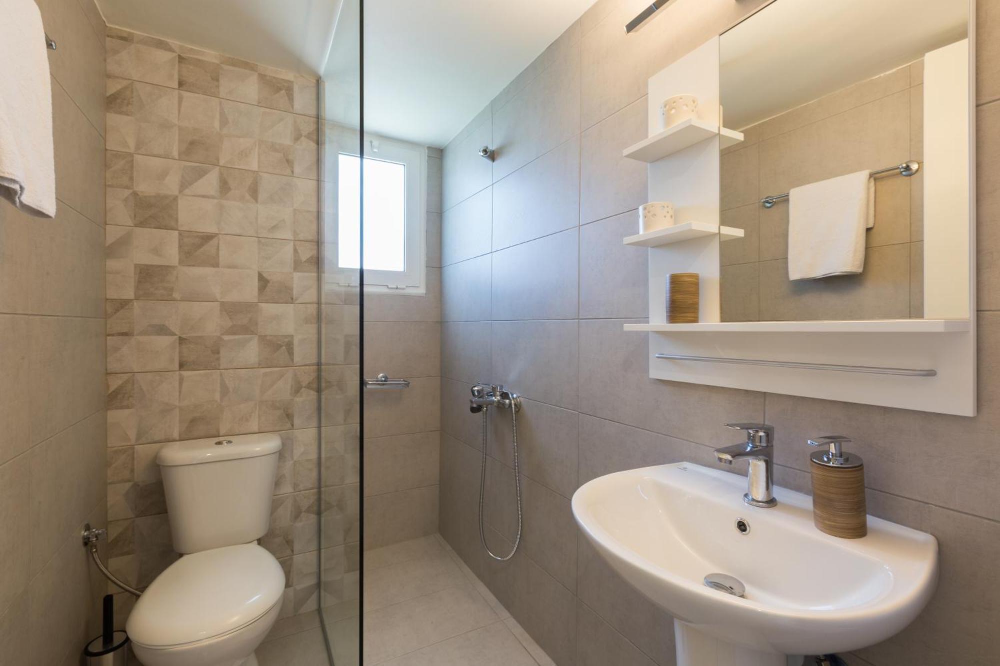 Anemi Blue Apt, Suitable Up To 4, Near The Beach! *